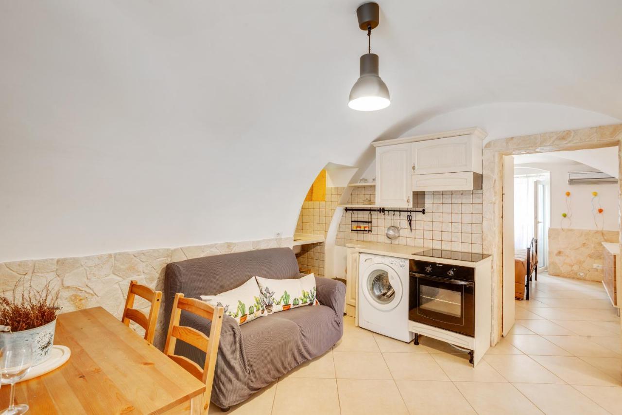 La Chicca Historic Center Beautiful Flat Apartman Monopoli Kültér fotó